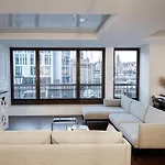 Suite Sixteen Szafarnia